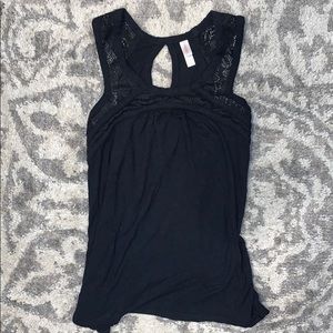 Lacy black tank 🖤